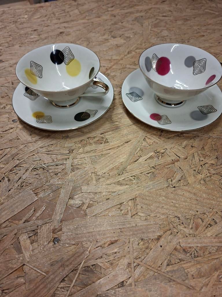 Te koop 2 mooie oude kopjes, Ophalen