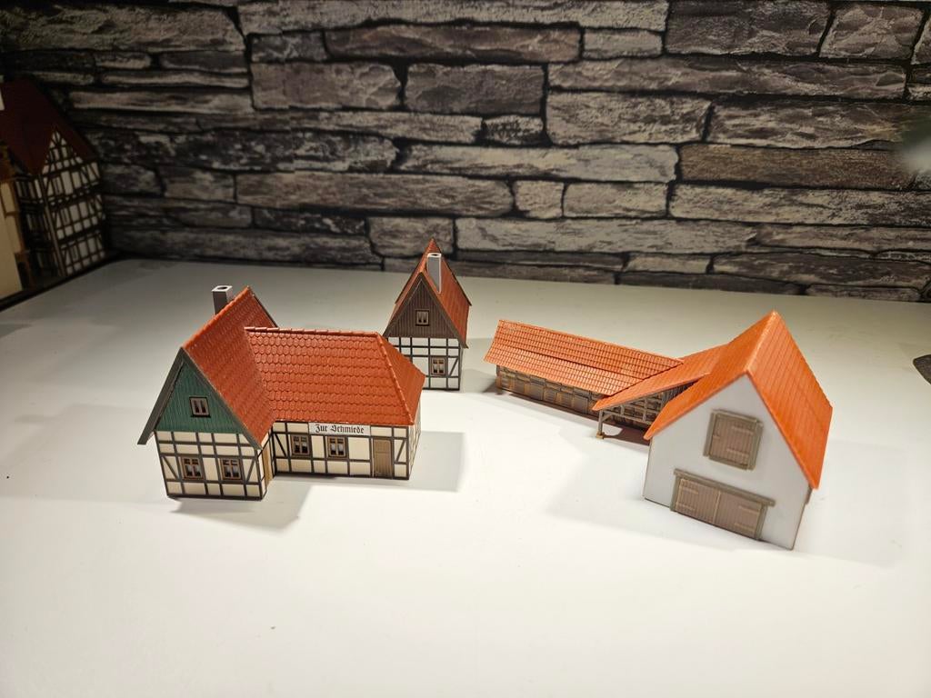 Kleine boerderij met schuur N spoor modeltrein 1:160, Overige merken, Gebruikt, Gelijkstroom of Wisselstroom, Brug, Tunnel of Gebouw