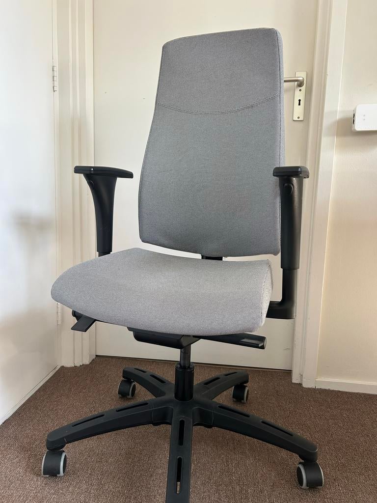 Nette bureaustoel, hoogte + armleuningen verstelbaar, Huis en Inrichting, Ophalen, Gebruikt, Grijs, Bureaustoel