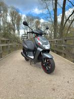 Peugeot Kisbee RS 2019 Euro 4 FULL OPTION(LAGE KMSTAND), Ophalen, Zo goed als nieuw, Benzine, 50 cc