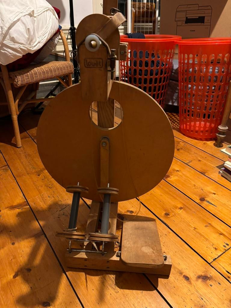 Origineel Louët Spinnewiel, Hobby en Vrije tijd, Ophalen, Gebruikt