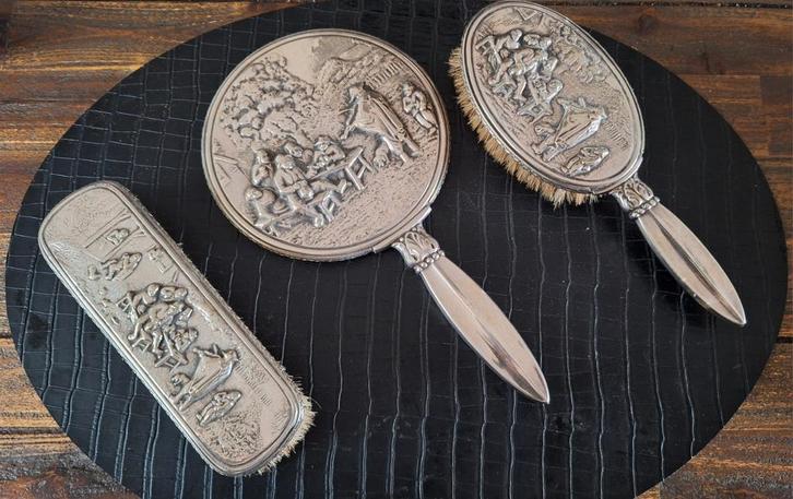 Antieke verzilverde borstelset met spiegel en kam, Antiek en Kunst, Antiek | Goud en Zilver, Ophalen of Verzenden