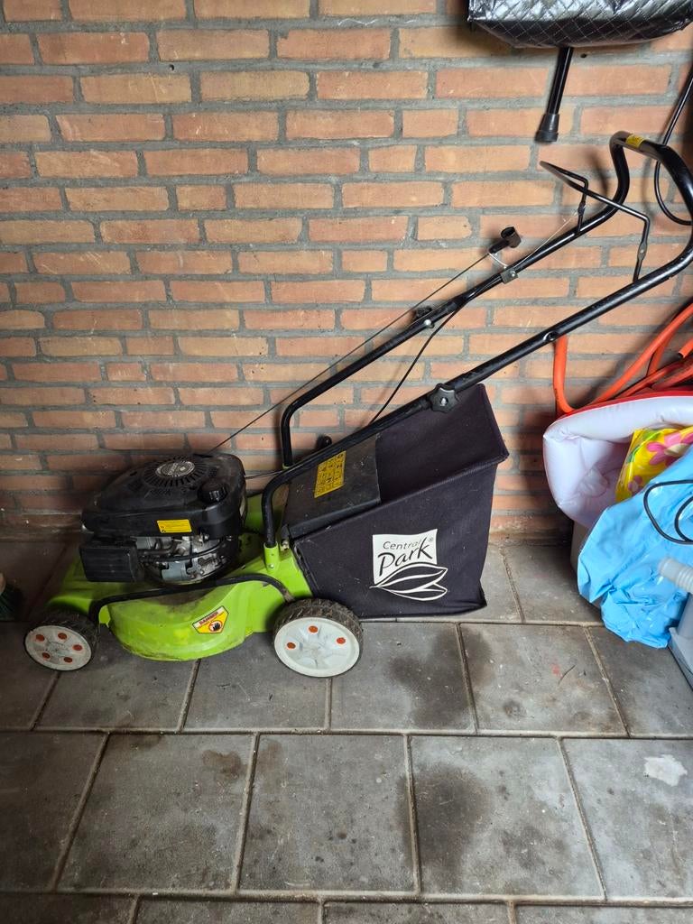 Benzine grasmaaier (start niet) - Te koop, Ophalen, Cirkelmaaier, Gebruikt, Central Park
