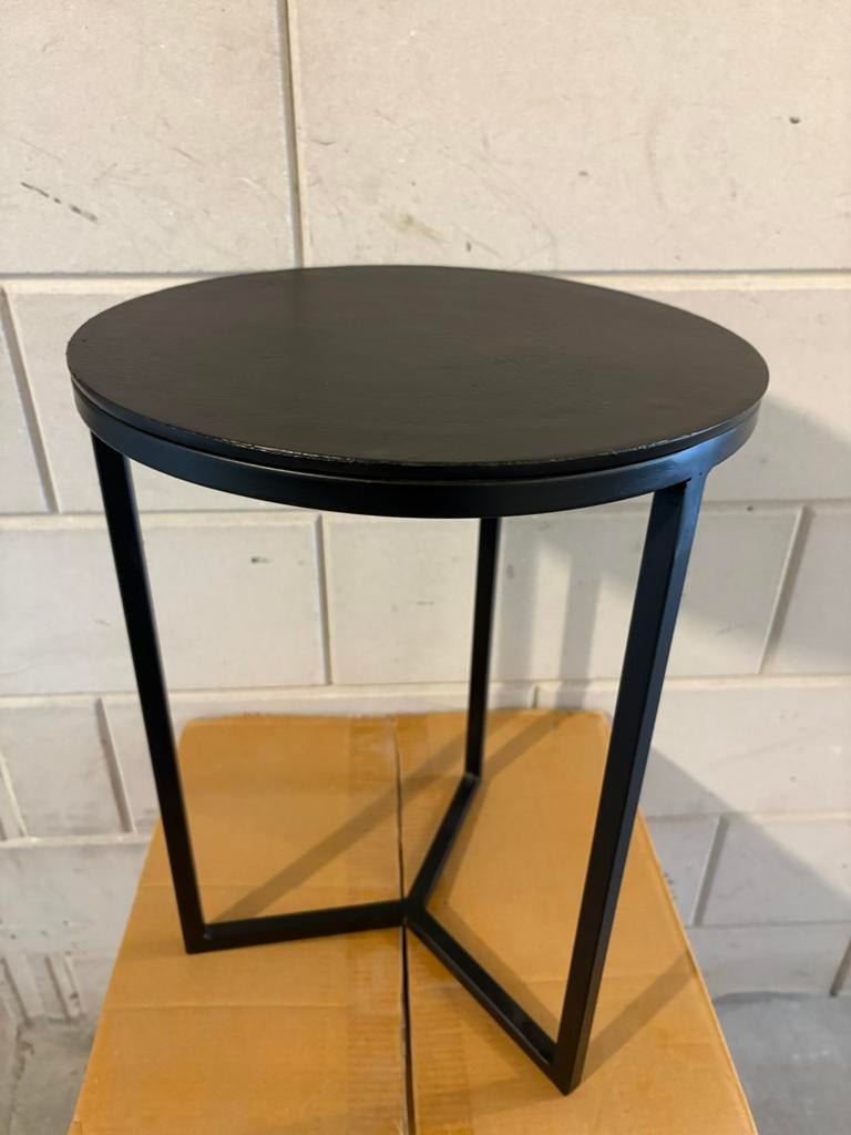Bijzettafeltje zwart metaal doorsnede 33 cm, Huis en Inrichting, Tafels | Bijzettafels, Ophalen, Minder dan 45 cm, Minder dan 55 cm