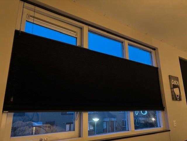 Veneta plisse gordijnen zwart bottom up bottom down, Huis en Inrichting, Stoffering | Gordijnen en Lamellen, Gebruikt, 100 tot 150 cm