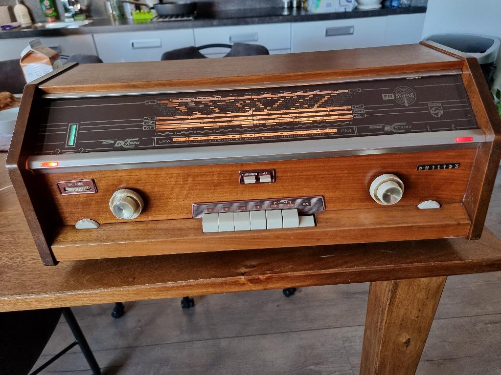 Pracht PhilipsB5X34A stereo FM  optie Bluetooth, Antiek en Kunst, Antiek | Tv's en Audio, Ophalen of Verzenden