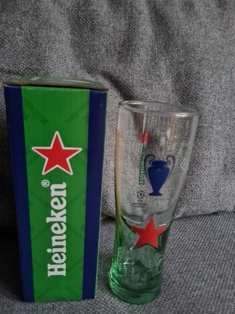 Heineken champions league glas nieuw in doosje, Verzamelen, Ophalen of Verzenden, Nieuw, Glas of Glazen, Heineken