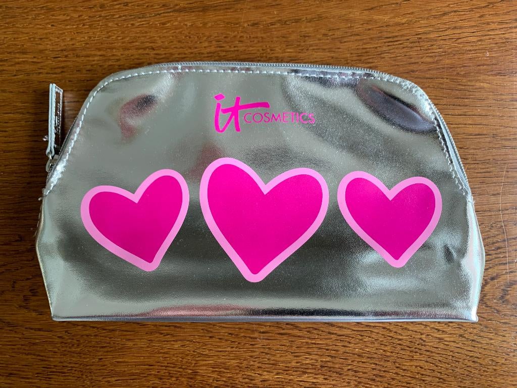 Toilettasje 'Zilver met 3 Roze Hartjes' Nieuw, Ophalen of Verzenden, Nieuw, Roze, Jongen of Meisje