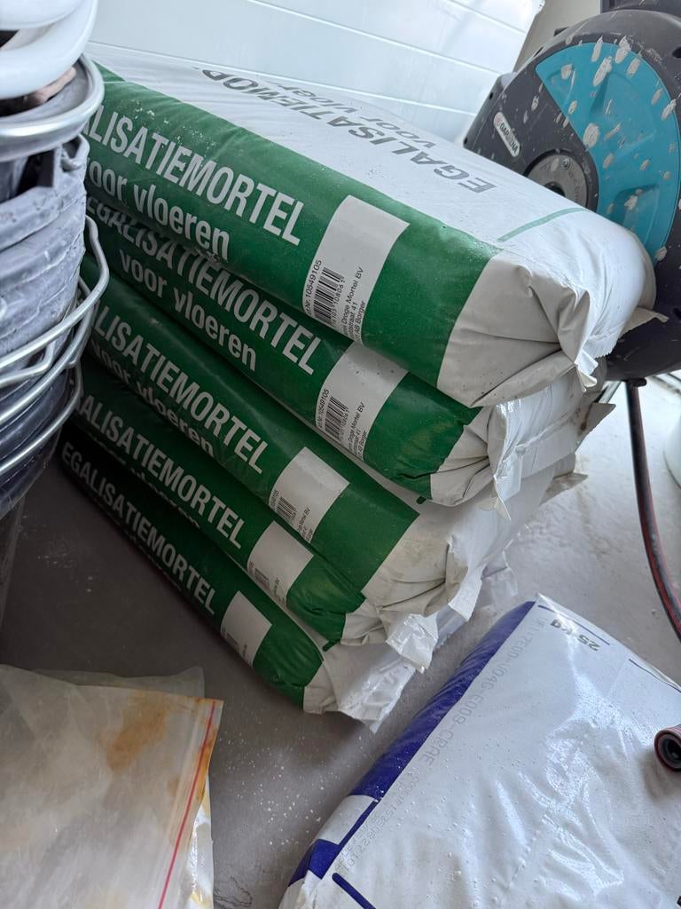 Egalisatiemortel voor vloeren - Nieuw, Doe-het-zelf en Verbouw, Overige typen, Nieuw, 10 m² of meer, Overige materialen