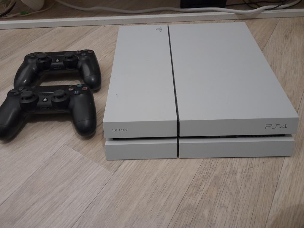 Sony PlayStation 4 (PS4) met 2 controllers, Spelcomputers en Games, Spelcomputers | Sony PlayStation 4, Ophalen of Verzenden, Zo goed als nieuw