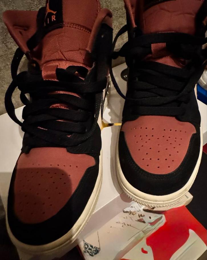 Nike Jordan 1 Mid SE 'Dark Beetroot' - Maat 39, Kleding | Dames, Schoenen, Gedragen, Overige kleuren, Ophalen