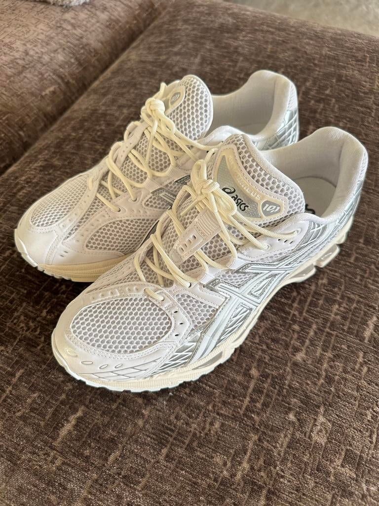 ASICS GEL-NIMBUS 10.1 | Wit/Zilver | mt 43,5, Kleding | Heren, Schoenen, Ophalen of Verzenden, Nieuw, Wit, Sneakers of Gympen