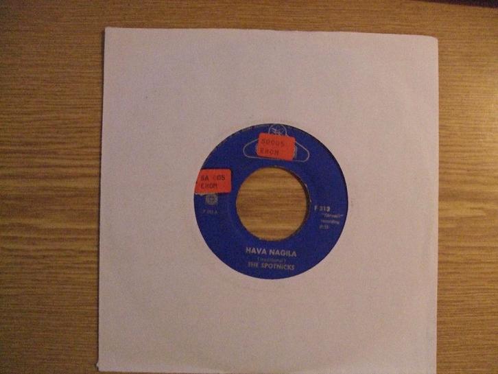 THE SPOTNICKS     HAVA NAGILA / MOONSHOT, Cd's en Dvd's, Vinyl Singles, Zo goed als nieuw, Single, Pop, 7 inch, Ophalen of Verzenden