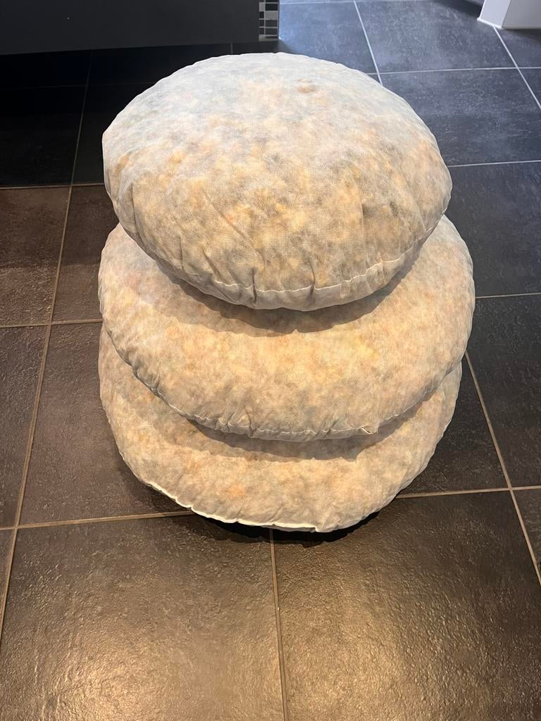 3 maten binnenkussens gevuld met schuimrubbervlokken, Huis en Inrichting, Woonaccessoires | Kussens, Ophalen, Zo goed als nieuw