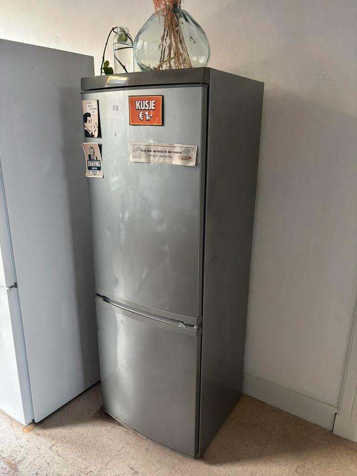Gratis Koelkast, Witgoed en Apparatuur, Koelkasten en IJskasten, Gebruikt, Met vriesvak, 200 liter of meer, 160 cm of meer, 45 tot 60 cm