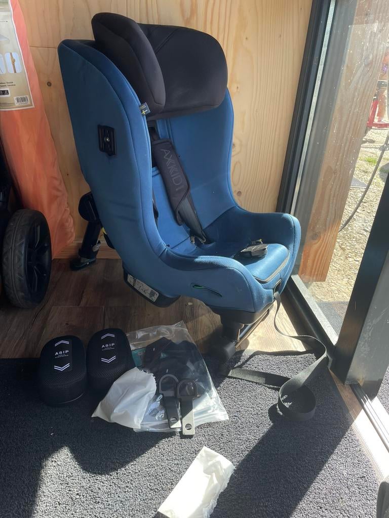 Axkid minikid 3, Kinderen en Baby's, Autostoeltjes, Autogordel of Isofix, Verstelbare rugleuning, Zo goed als nieuw, 9 t/m 36 kg