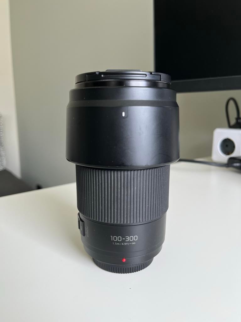 Panasonic Lumix 100-300mm f4-5.6 MFT lens - Zeer goede staat, Ophalen, Zo goed als nieuw, Telelens, Zoom