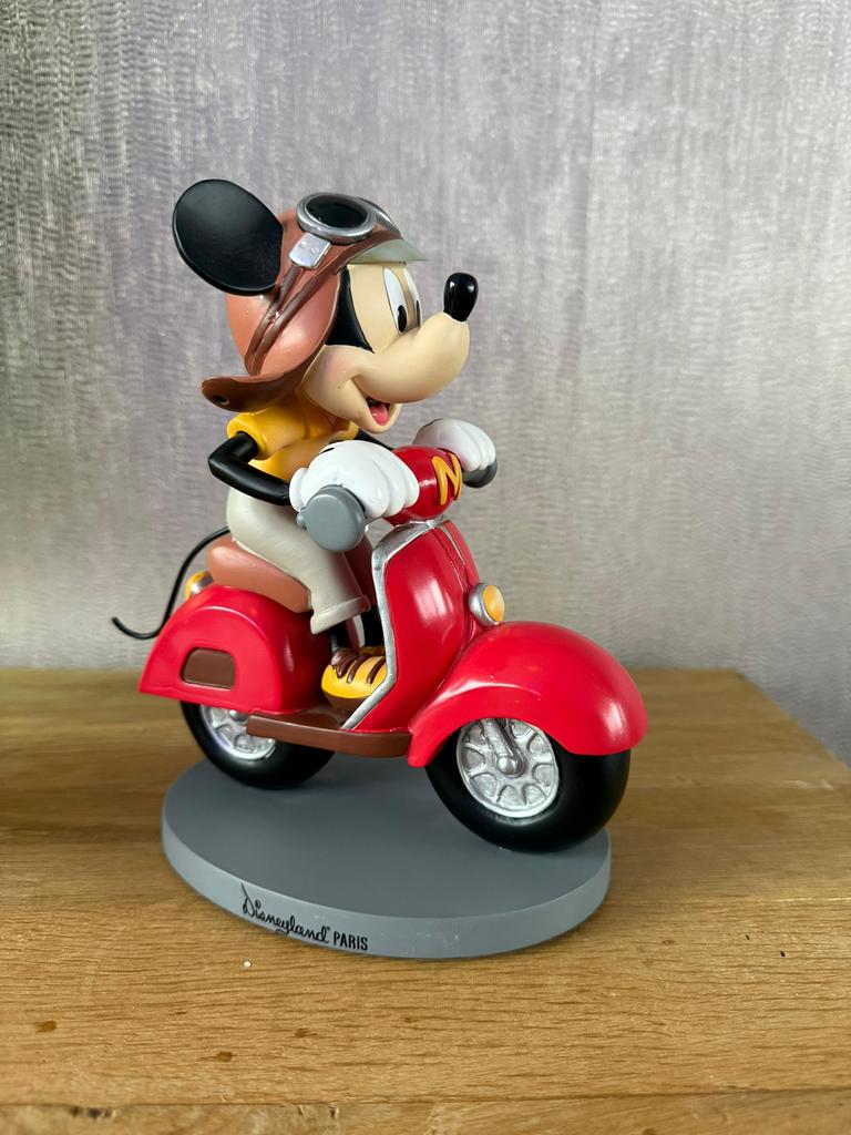 Mickey on scooter, Ophalen, Mickey Mouse, Zo goed als nieuw, Beeldje of Figuurtje