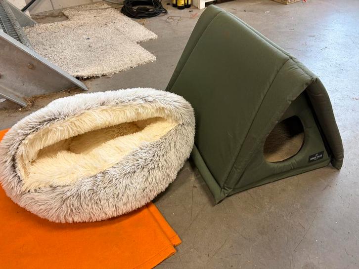 2 leuke hondenmandjes, nieuw, Dieren en Toebehoren, Kattenmanden, Nieuw, Ophalen