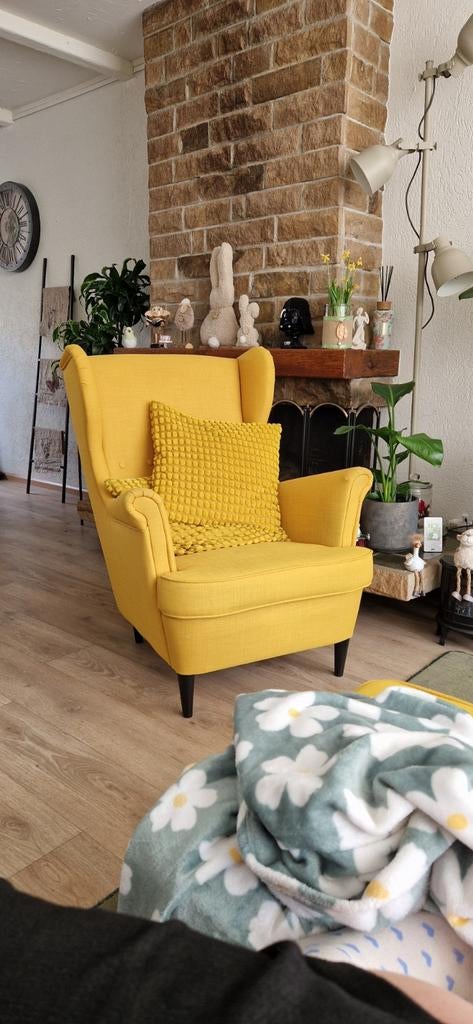 Gele fauteuil met voetenbank en kussens, Huis en Inrichting, Fauteuils, Ophalen, Gebruikt, Stof