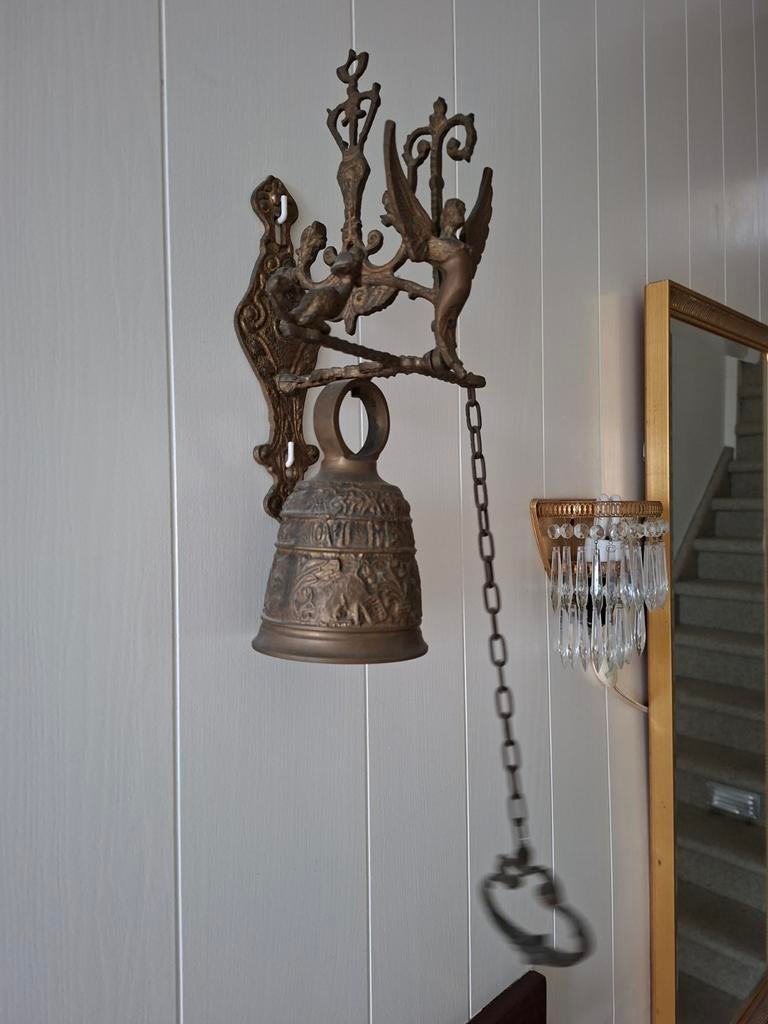 Decoratieve bel met engelen, voor binnen of buiten, Antiek en Kunst, Antiek | Koper en Brons, Ophalen