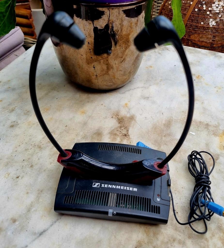 Sennheiser Draadloze Hoofdtelefoon met Oplaadstation, Audio, Tv en Foto, Koptelefoons, Ophalen, Gebruikt, Sennheiser, Op oor (supra aural)