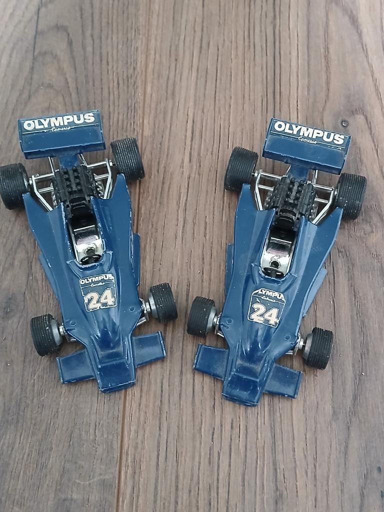 Olympus 24 Auto Dinky Toys Formule 1 Raceauto (2 stuks), Ophalen of Verzenden, Gebruikt, Auto, Overige merken