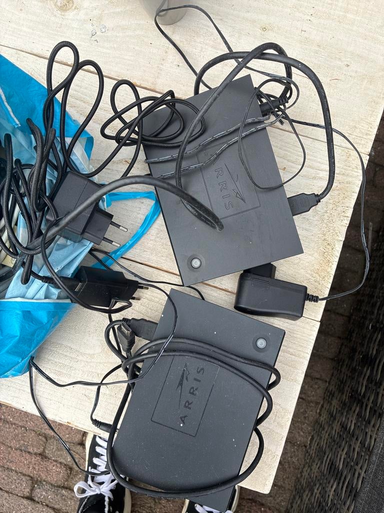 Arris HDMI kastjes met adapters - Set van 2, Ophalen of Verzenden, Gebruikt