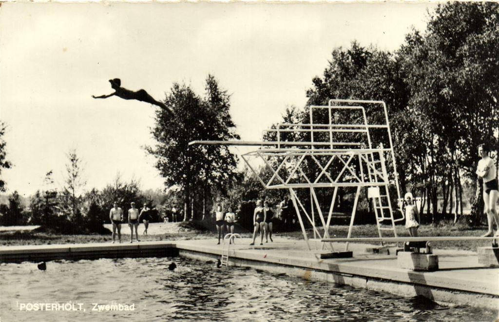 Posterholt, Zwembad - duikplank volk - 197? gelopen, Ophalen of Verzenden, Voor 1920, Gelopen, Friesland