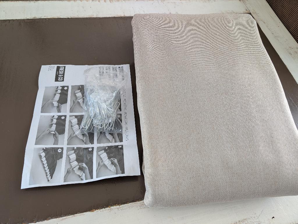 verduisterend gordijn met haken NIEUW, Huis en Inrichting, Stoffering | Gordijnen en Lamellen, Ophalen, 200 cm of meer, Beige