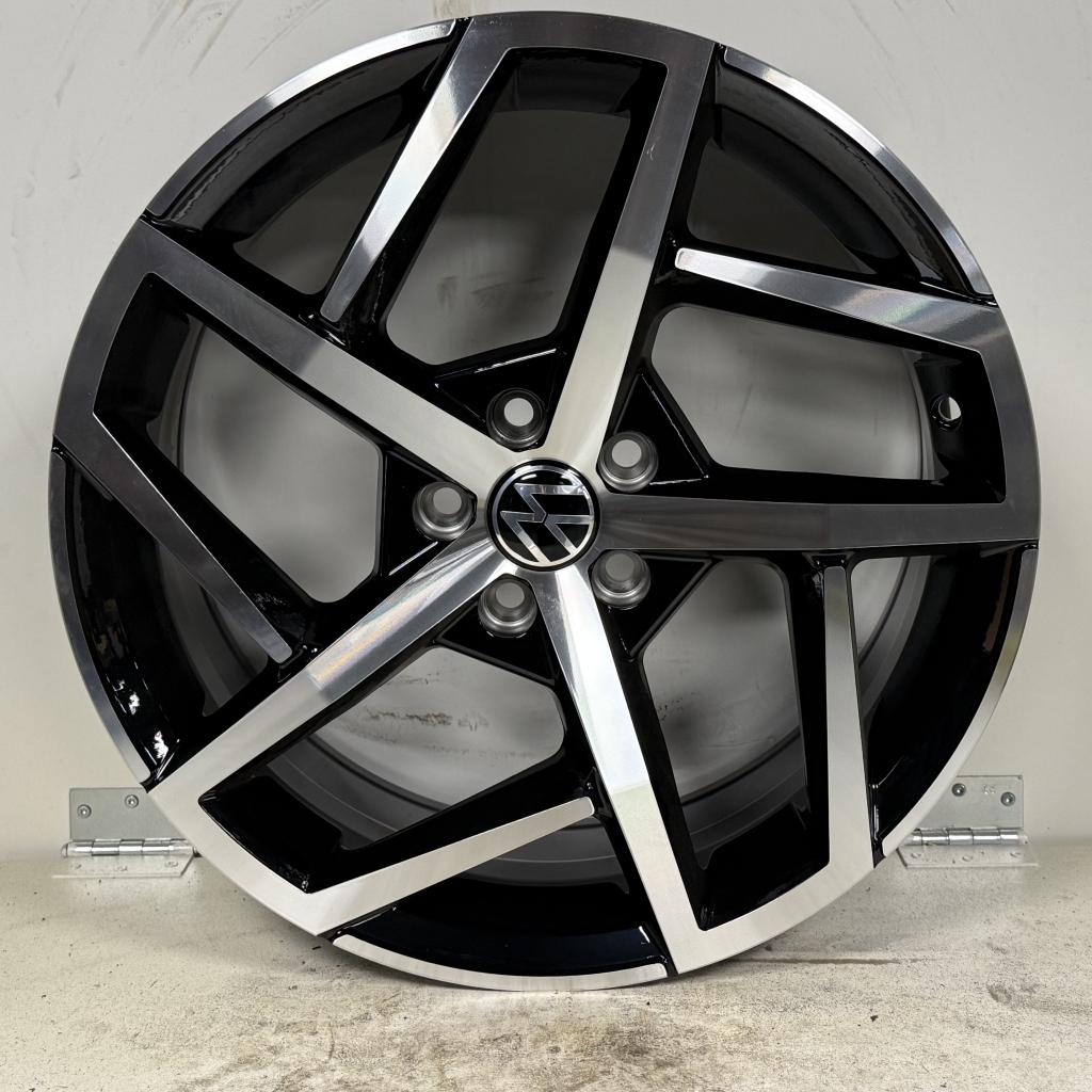 17 inch Dallas Fits VW Polo Audi A1 5x100 et45 205/45/17, Handelsnaam fabrikant, Velg(en), Nieuw, 17 inch