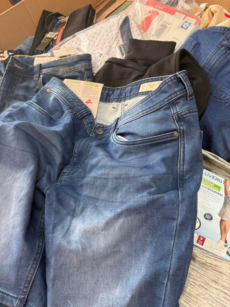 Partij rond 300 stuks kleding, Diversen, Rommelmarktspullen, Ophalen, Nieuw