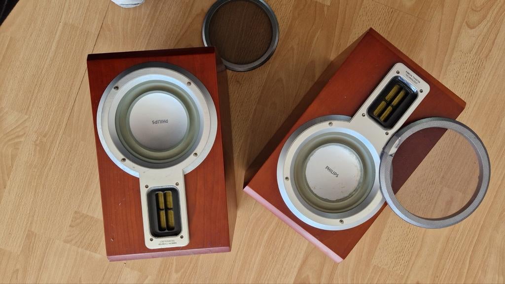 Versleten boekenplankspeakers, Gebruikt, Minder dan 60 watt, Front, Rear of Stereo speakers, Ophalen