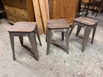 3 krukjes ijzer met houten zitting model “tolix”, Ophalen, Manuel, Manuel, Hout