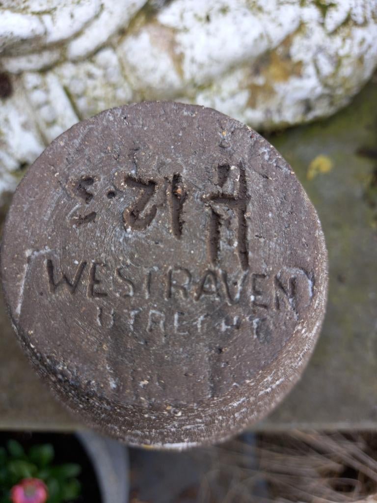 Vintage Westraven Utrecht vaas met bladmotief, Antiek en Kunst, Ophalen of Verzenden