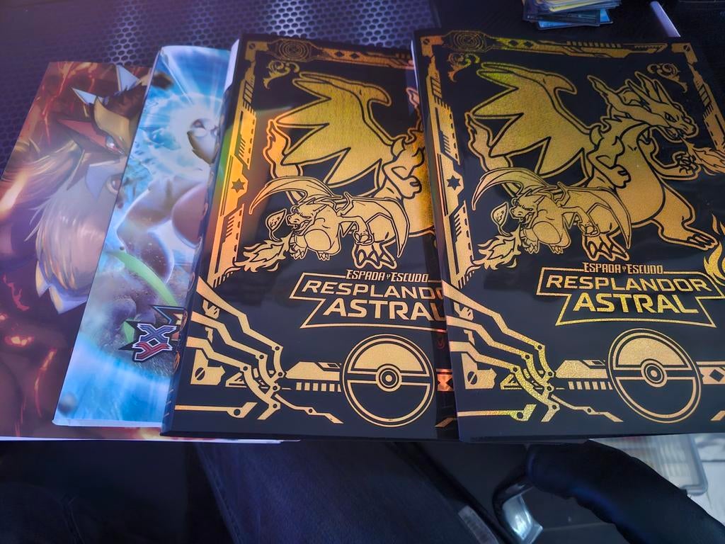 Verschillende soorte  pokemon mappen (leeg), Ophalen of Verzenden, Zo goed als nieuw