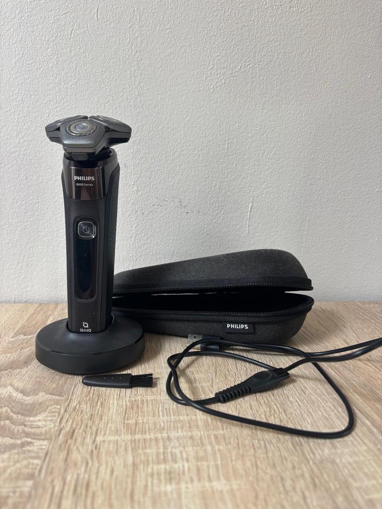 Philips scheerapparaat 8000 series, Witgoed en Apparatuur, Persoonlijke-verzorgingsapparatuur, Ophalen of Verzenden, Zo goed als nieuw