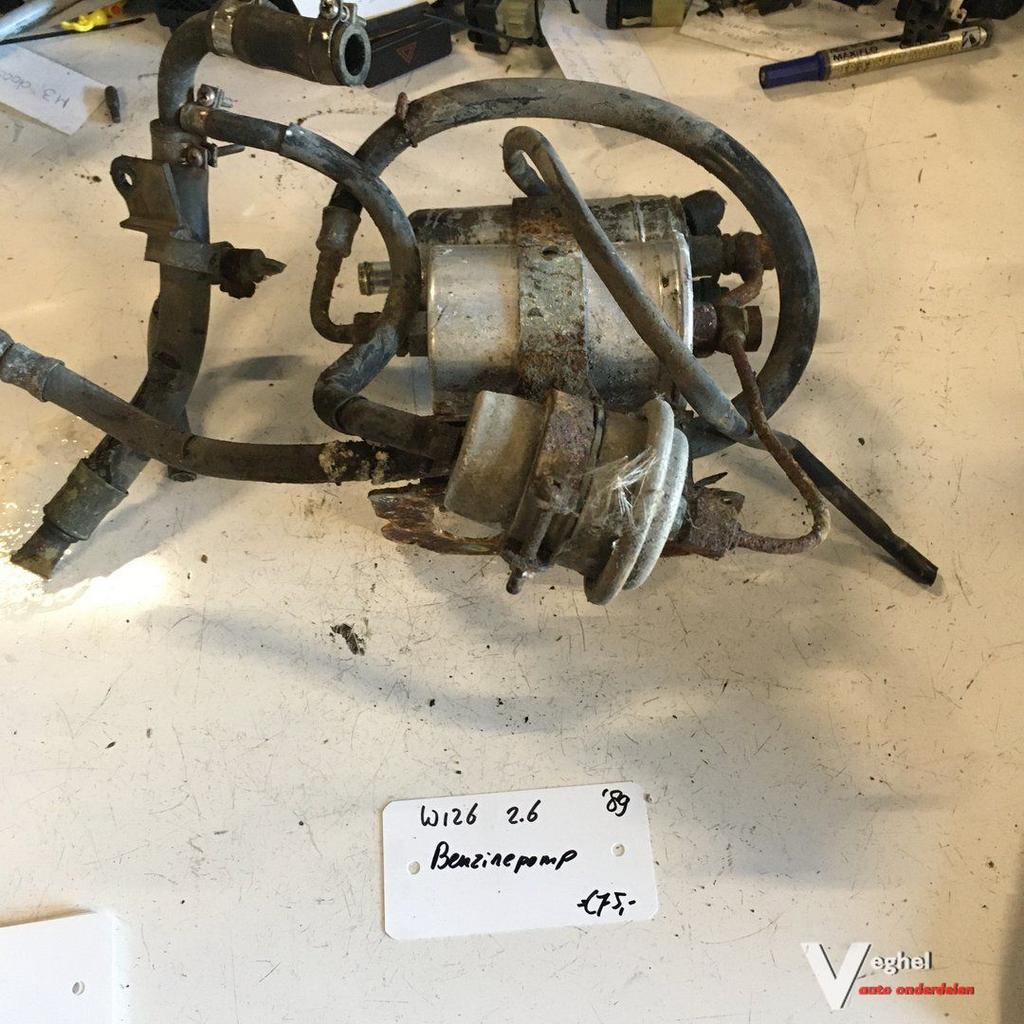 Mercedes W126 1989 2.6 Brandstofpomp