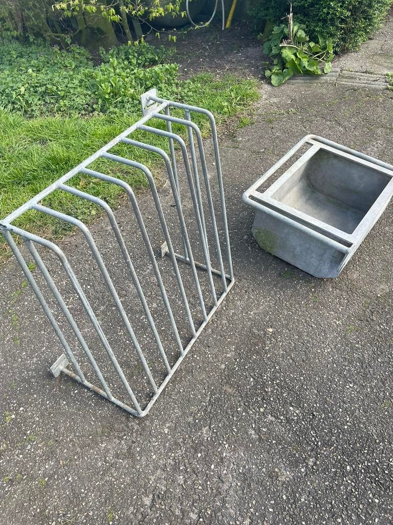 Paarden hooiruif en voerbak gegalvaniseerd, Toebehoren
