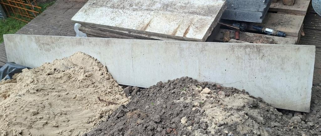 Betonplaat voor onder de schutting 180 cm, Ophalen