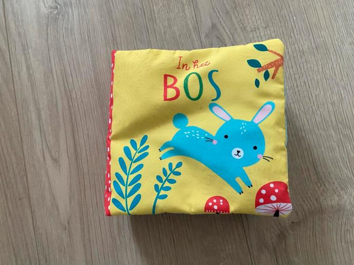 2 stoffen knisperboekjes baby, Kinderen en Baby's, Speelgoed | Babyspeelgoed, Zo goed als nieuw, Overige typen, Ophalen of Verzenden