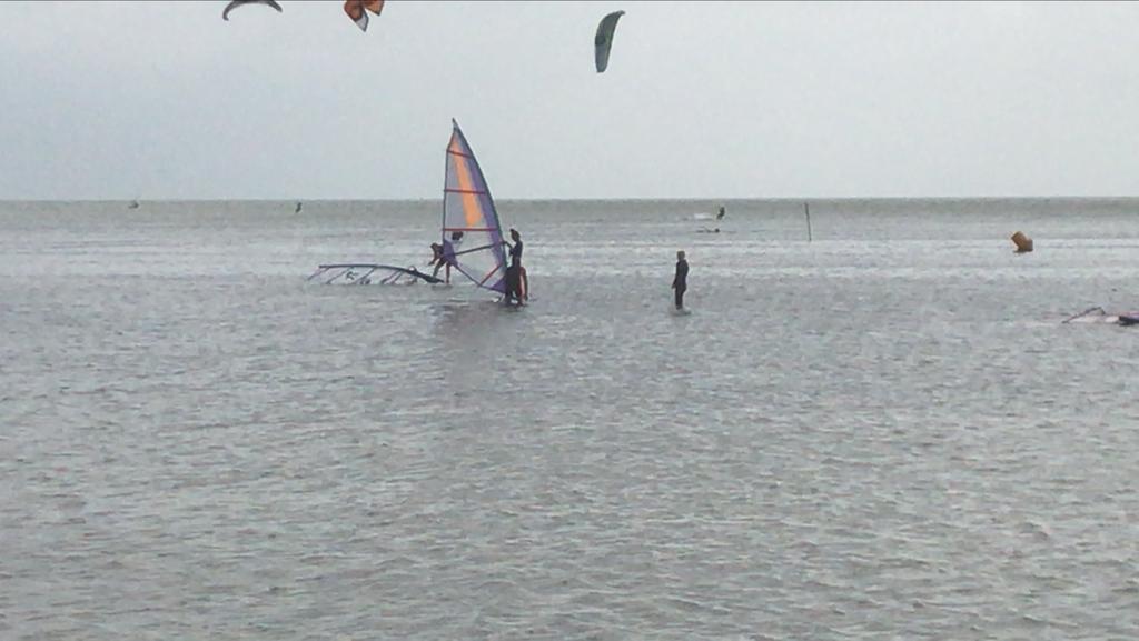 Surfplank met toebehoren - Gratis af te halen!, Ophalen, 250 tot 300 cm, Met vin(nen), Complete set