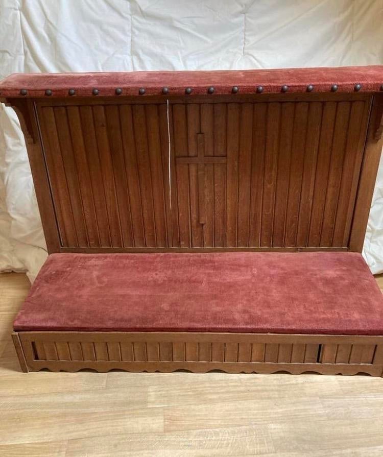Antieke kerkbank met rood fluwelen bekleding, Antiek en Kunst, Ophalen