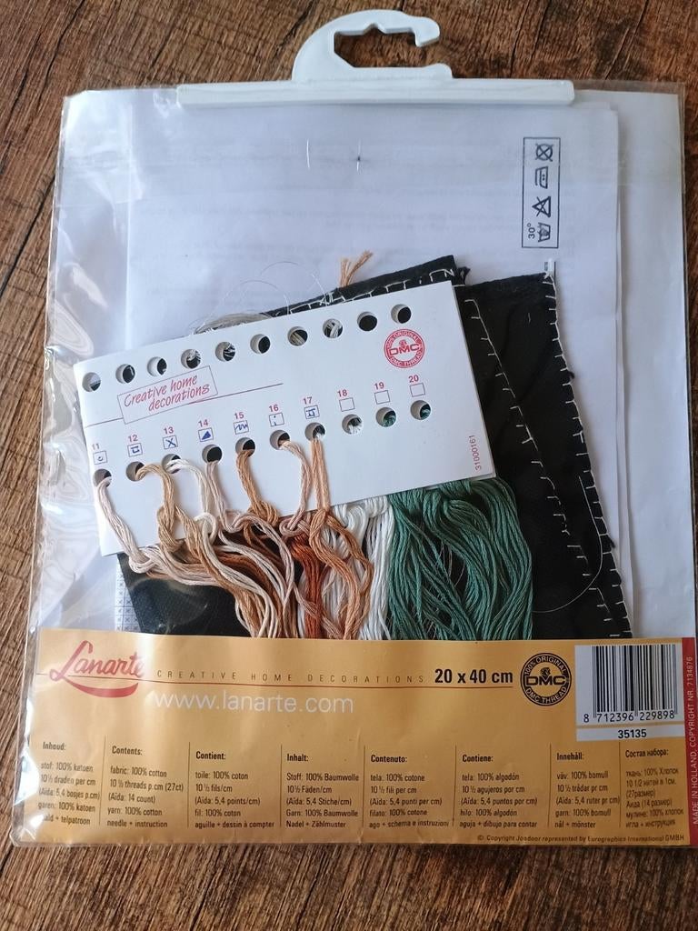 Lanarte borduurpakket - African Lady with Flowers, Hobby en Vrije tijd, Borduren en Borduurmachines, Ophalen of Verzenden, Borduurpakket