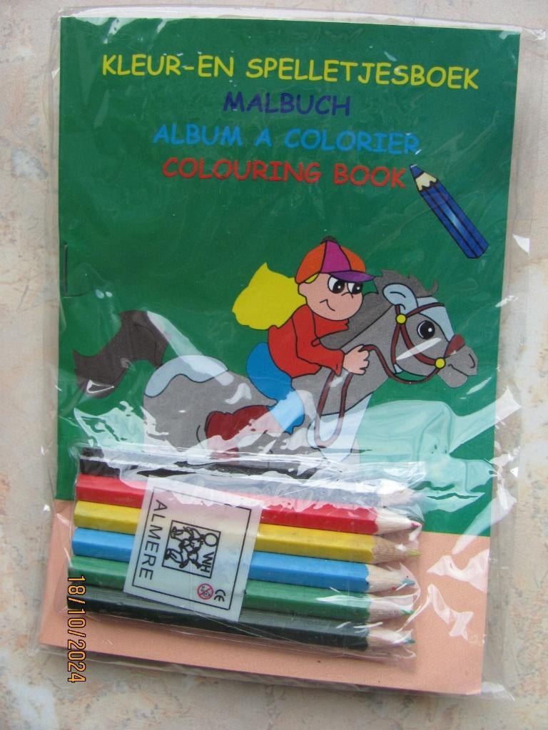 NIEUW in verpakking KLEUR en Spelletjesboek + KLEURPOTLODEN, Ophalen of Verzenden, Nieuw, Taal en Lezen