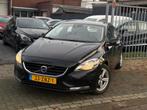 Volvo V40 1.6 D2 Kinetic | Navigatie | Trekhaak | A.Camera |, Voorwielaandrijving, Euro 5, Gebruikt, Beige