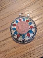 Antieke Tibetaanse hanger roze koraal/lapis/turquoise 5cm