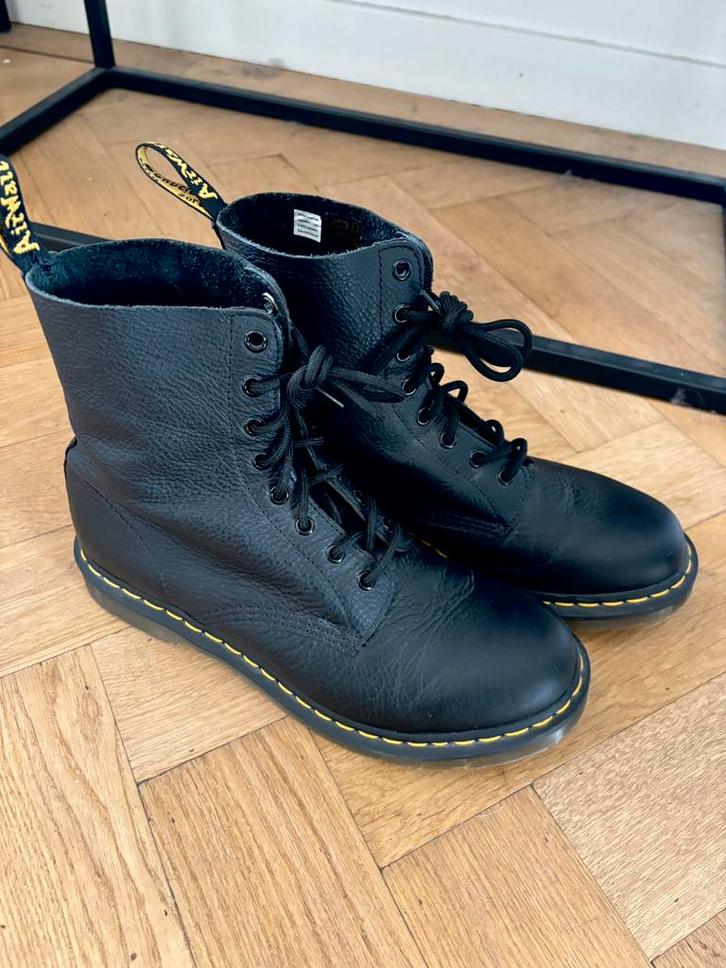 Dr Martens 1460 Pascal Virginia leren veterlaarzen maat 43, Kleding | Dames, Schoenen, Zo goed als nieuw, Lage of Enkellaarzen
