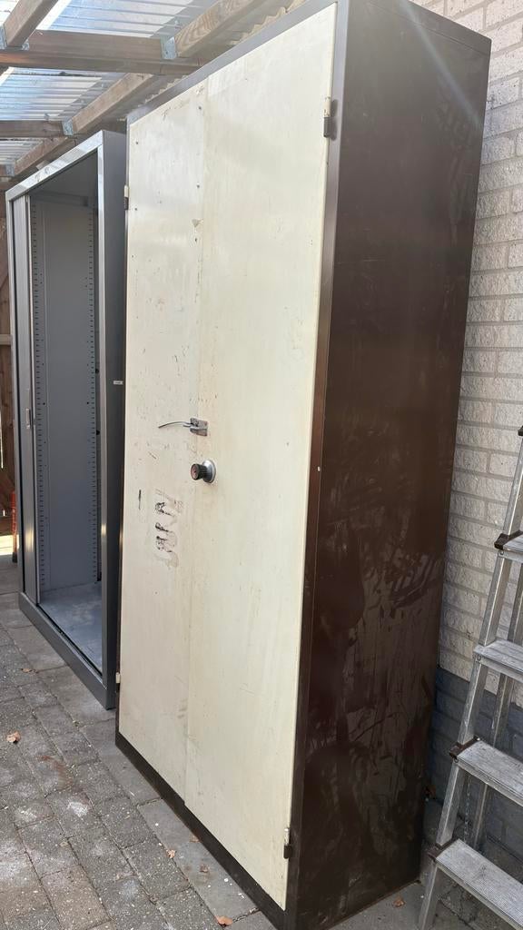 Grote metalen kast, T.E.A.B., Huis en Inrichting, Kasten | Overige, Ophalen, Gebruikt