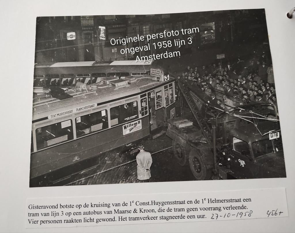 Nr 3 Amsterdam Persfoto 1958 tram ongeval +getuigen verslag, Verzamelen, Verzenden, Foto, Zo goed als nieuw, 1940 tot 1960